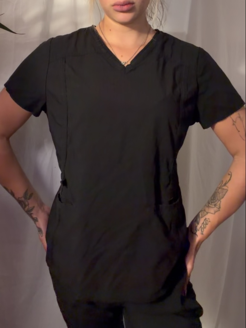 Cherokee black vneck scrub top with pockets